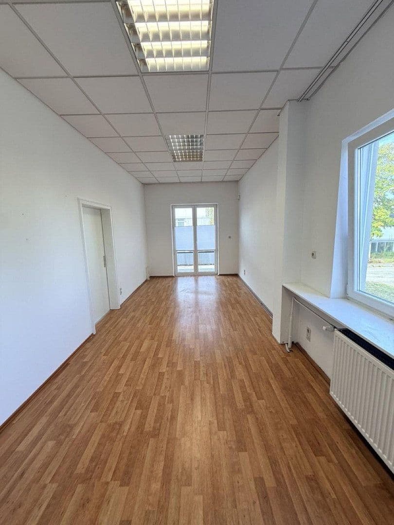 Prenájom kancelárie 22 m², Dieselstrasse 1, Rottenburg a. d. Laaber, Bavorsko Prenájom kancelárie 22 m², Dieselstrasse 1, Rottenburg a. d. Laaber, Bavorsko