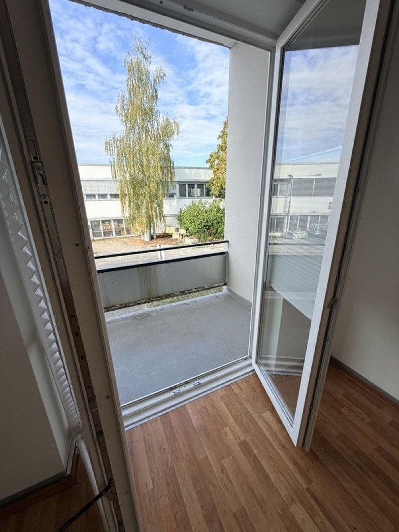 Prenájom kancelárie 22 m², Dieselstrasse 1, Rottenburg a. d. Laaber, Bavorsko Prenájom kancelárie 22 m², Dieselstrasse 1, Rottenburg a. d. Laaber, Bavorsko