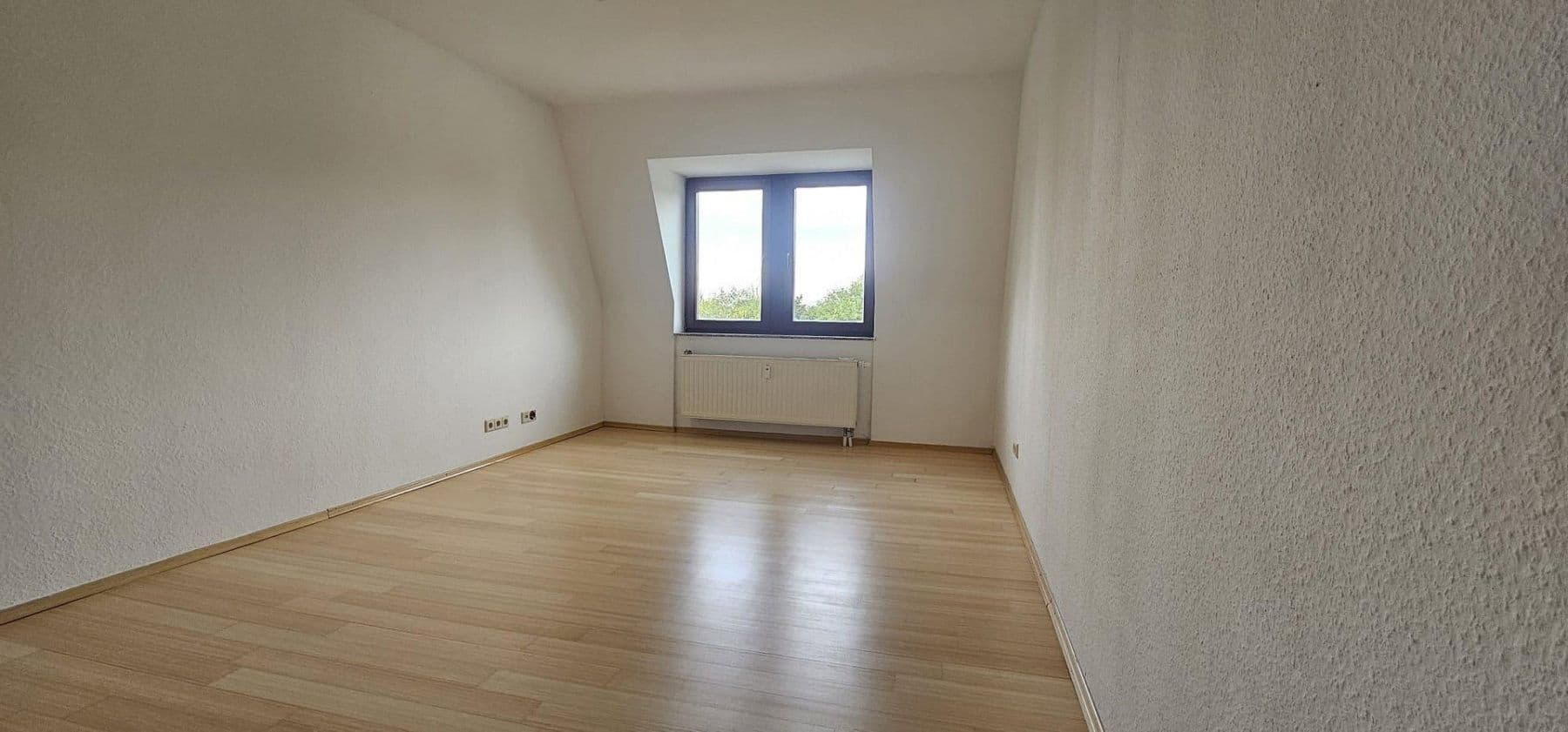 Prenájom bytu 3-izbový 64 m², Waldschlößchenstr. 20, Dresden, Sasko Prenájom bytu 3-izbový 64 m², Waldschlößchenstr. 20, Dresden, Sasko