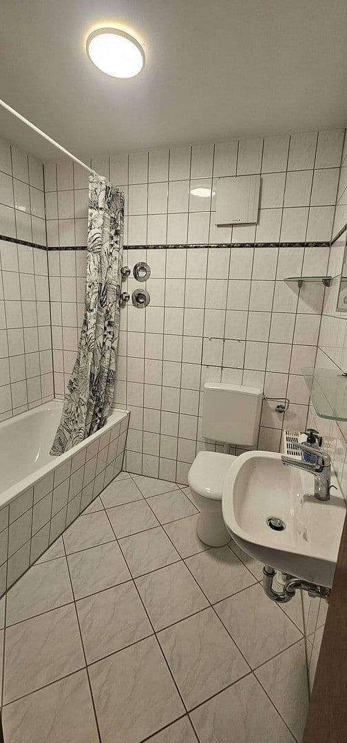 Prenájom bytu 3-izbový 64 m², Waldschlößchenstr. 20, Dresden, Sasko Prenájom bytu 3-izbový 64 m², Waldschlößchenstr. 20, Dresden, Sasko