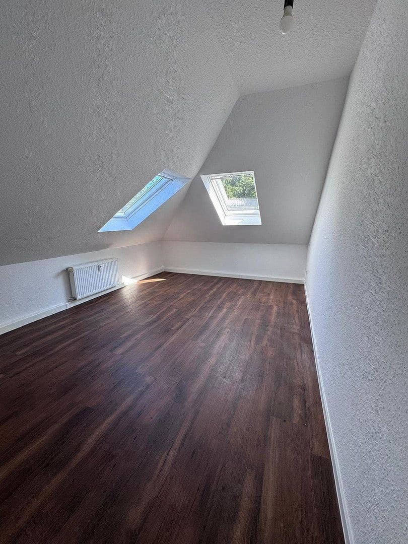 Prenájom bytu 5-izbový 140 m², Lessingstr. 12, Annaberg-Buchholz, Sasko Prenájom bytu 5-izbový 140 m², Lessingstr. 12, Annaberg-Buchholz, Sasko