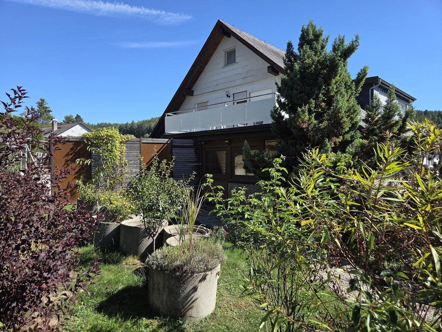 Predaj domu 260 m², pozemok 2.052 m², Niedereschach, Bádensko-Wurttembersko Predaj domu 260 m², pozemok 2.052 m², Niedereschach, Bádensko-Wurttembersko