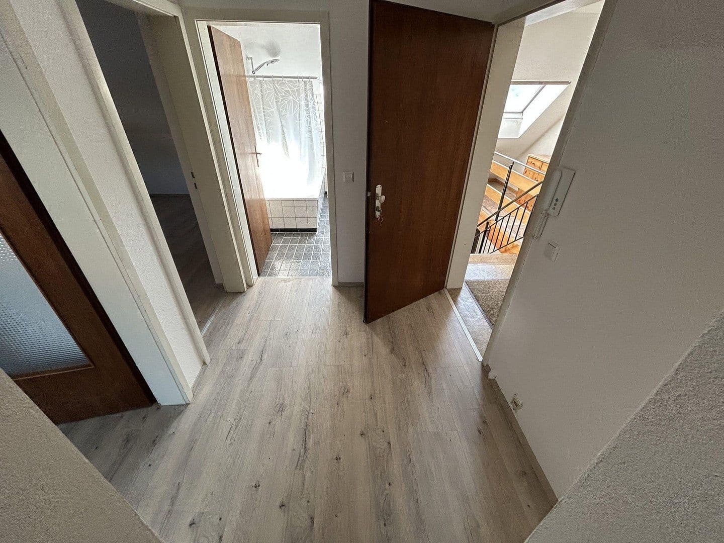 Predaj domu 260 m², pozemok 2.052 m², Niedereschach, Bádensko-Wurttembersko Predaj domu 260 m², pozemok 2.052 m², Niedereschach, Bádensko-Wurttembersko