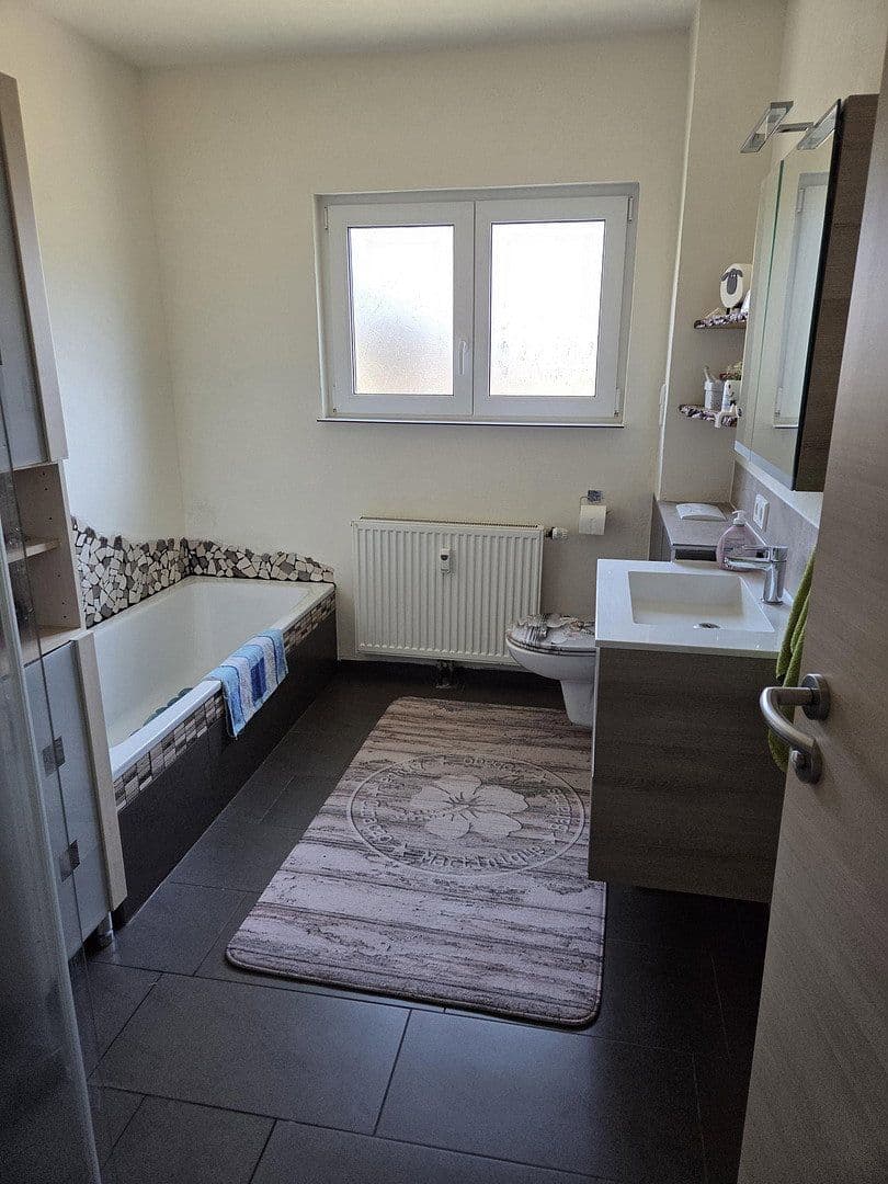 Predaj domu 260 m², pozemok 2.052 m², Niedereschach, Bádensko-Wurttembersko Predaj domu 260 m², pozemok 2.052 m², Niedereschach, Bádensko-Wurttembersko