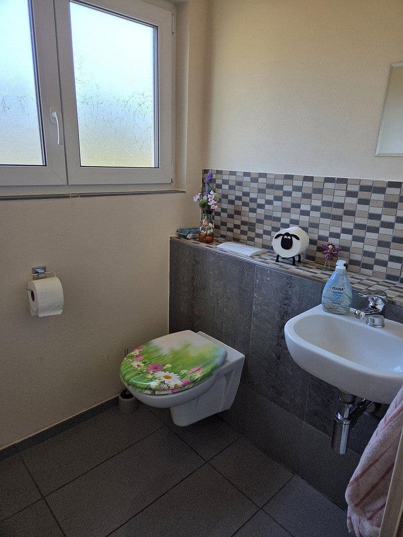 Predaj domu 260 m², pozemok 2.052 m², Niedereschach, Bádensko-Wurttembersko Predaj domu 260 m², pozemok 2.052 m², Niedereschach, Bádensko-Wurttembersko