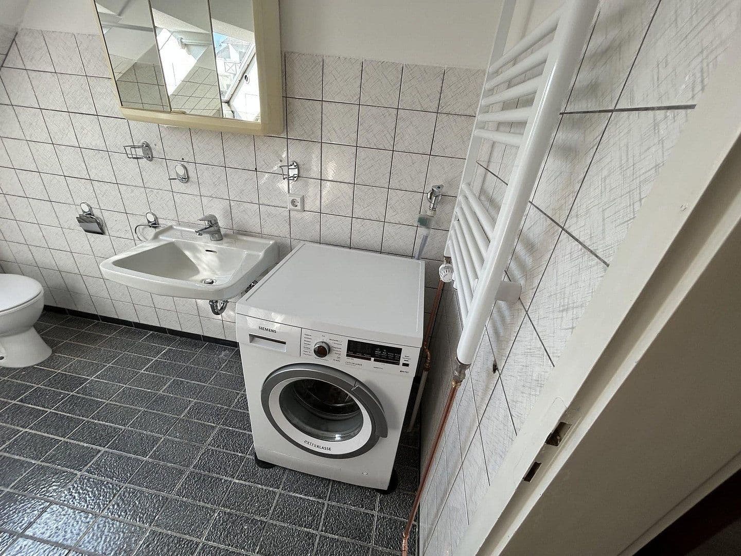 Predaj domu 260 m², pozemok 2.052 m², Niedereschach, Bádensko-Wurttembersko Predaj domu 260 m², pozemok 2.052 m², Niedereschach, Bádensko-Wurttembersko