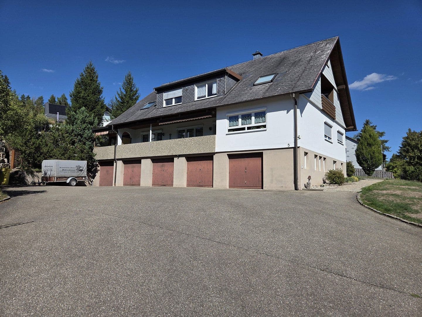 Predaj domu 260 m², pozemok 2.052 m², Niedereschach, Bádensko-Wurttembersko Predaj domu 260 m², pozemok 2.052 m², Niedereschach, Bádensko-Wurttembersko