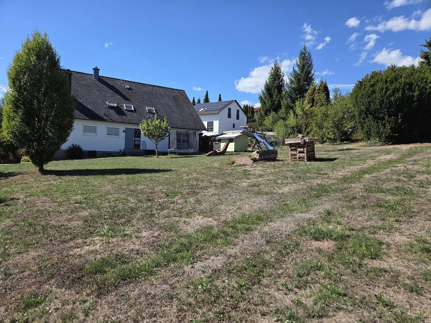 Predaj domu 260 m², pozemok 2.052 m², Niedereschach, Bádensko-Wurttembersko Predaj domu 260 m², pozemok 2.052 m², Niedereschach, Bádensko-Wurttembersko