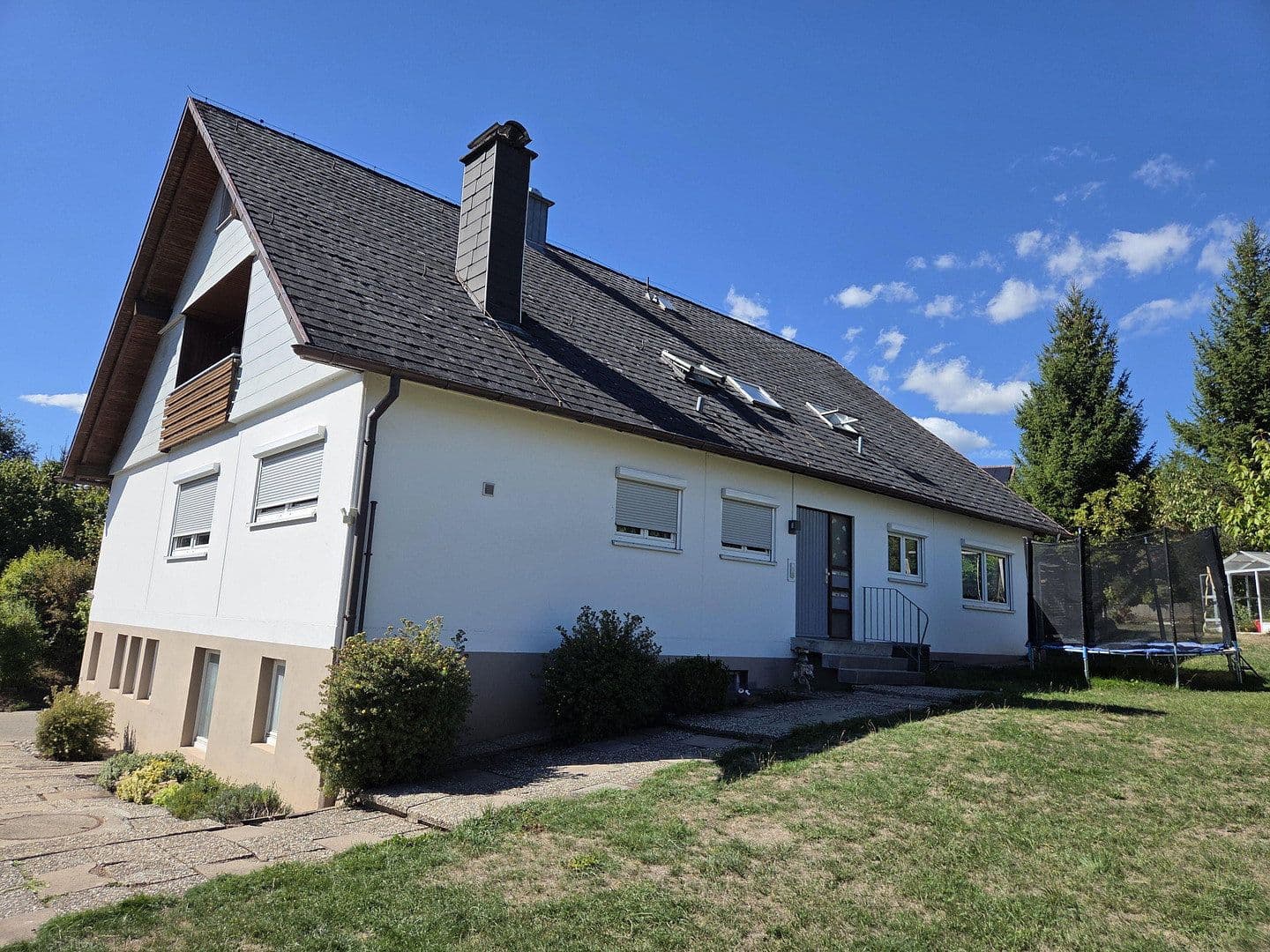 Predaj domu 260 m², pozemok 2.052 m², Niedereschach, Bádensko-Wurttembersko Predaj domu 260 m², pozemok 2.052 m², Niedereschach, Bádensko-Wurttembersko