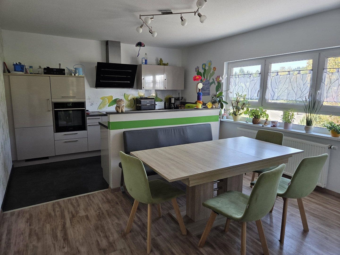 Predaj domu 260 m², pozemok 2.052 m², Niedereschach, Bádensko-Wurttembersko Predaj domu 260 m², pozemok 2.052 m², Niedereschach, Bádensko-Wurttembersko