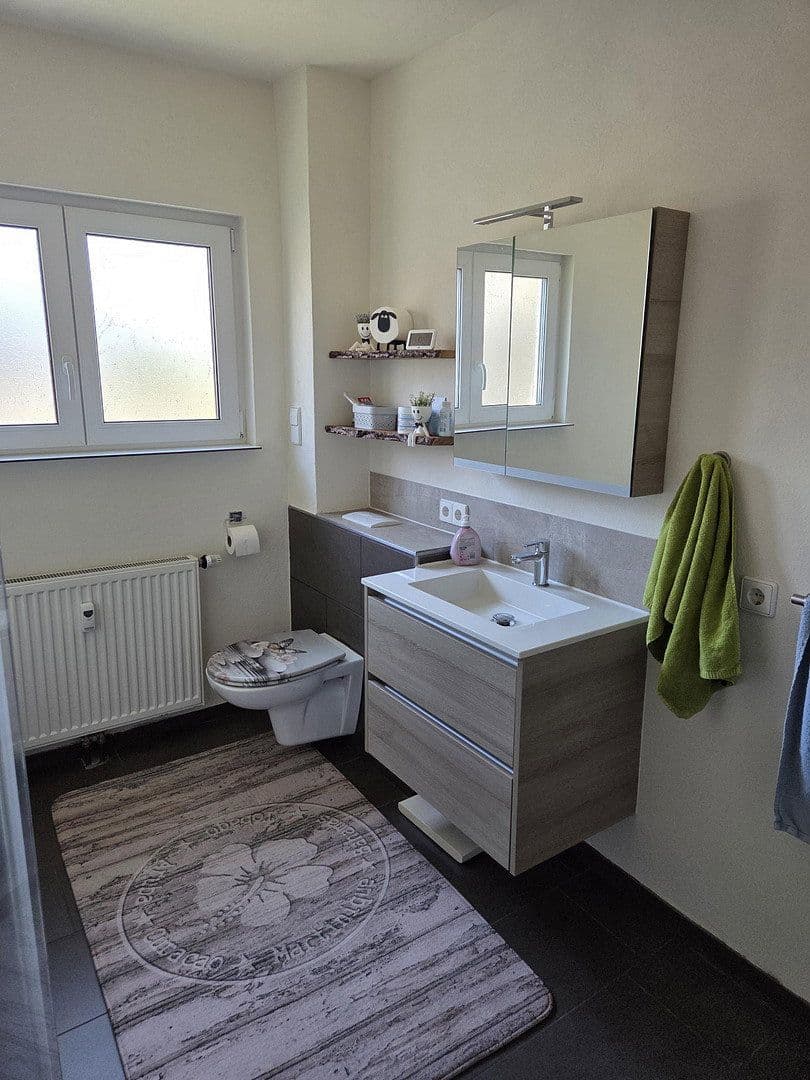 Predaj domu 260 m², pozemok 2.052 m², Niedereschach, Bádensko-Wurttembersko Predaj domu 260 m², pozemok 2.052 m², Niedereschach, Bádensko-Wurttembersko