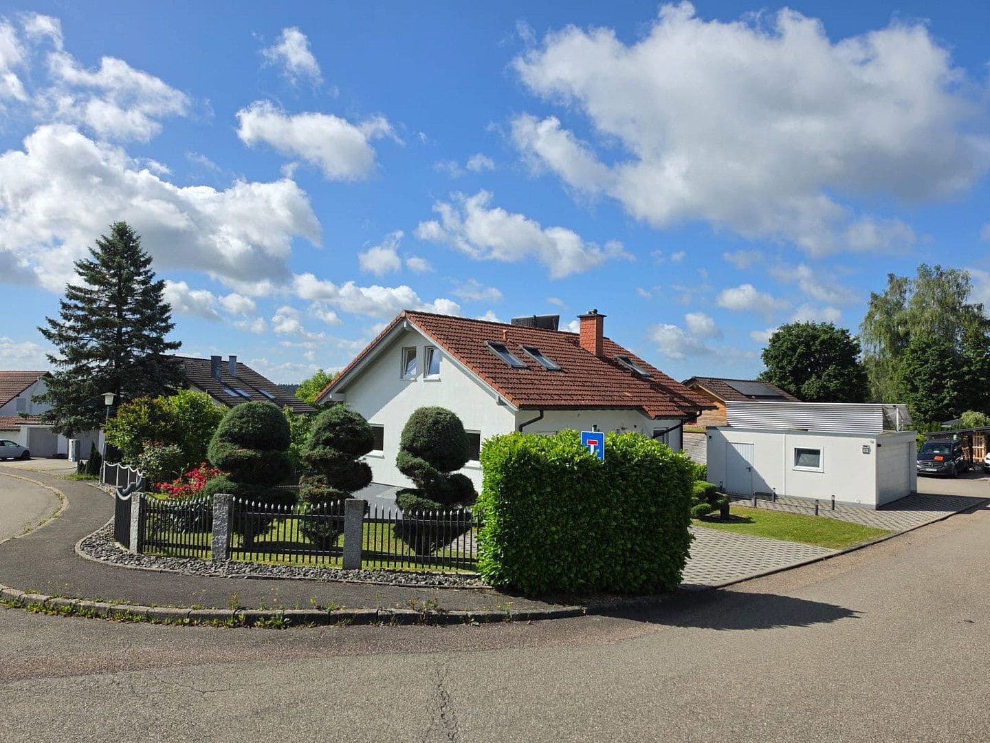 Predaj domu 197 m², pozemok 732 m², Loßburg, Bádensko-Wurttembersko Predaj domu 197 m², pozemok 732 m², Loßburg, Bádensko-Wurttembersko