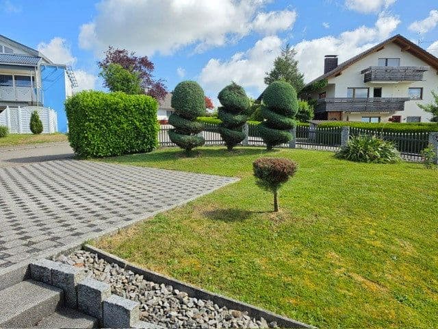 Predaj domu 197 m², pozemok 732 m², Loßburg, Bádensko-Wurttembersko Predaj domu 197 m², pozemok 732 m², Loßburg, Bádensko-Wurttembersko
