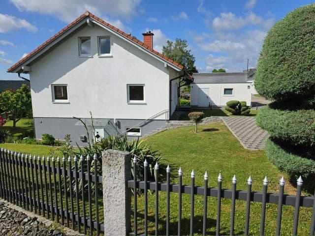 Predaj domu 197 m², pozemok 732 m², Loßburg, Bádensko-Wurttembersko Predaj domu 197 m², pozemok 732 m², Loßburg, Bádensko-Wurttembersko
