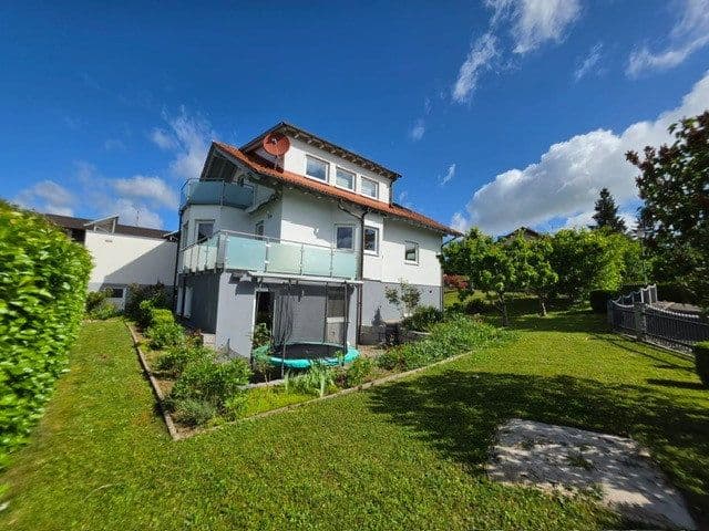 Predaj domu 197 m², pozemok 732 m², Loßburg, Bádensko-Wurttembersko Predaj domu 197 m², pozemok 732 m², Loßburg, Bádensko-Wurttembersko