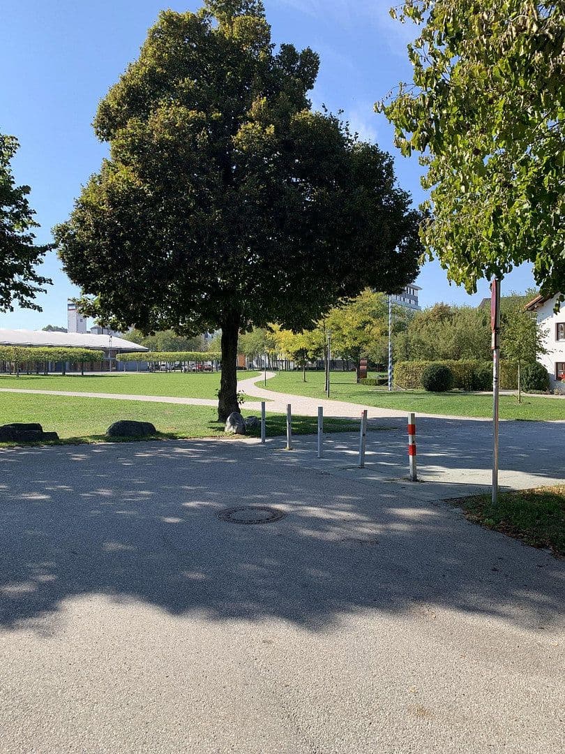 Prenájom kancelárie 100 m², Mehringer Str. 12, Burghausen, Bavorsko Prenájom kancelárie 100 m², Mehringer Str. 12, Burghausen, Bavorsko