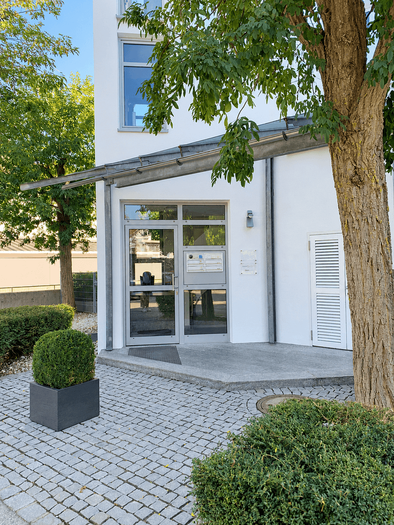 Prenájom kancelárie 100 m², Mehringer Str. 12, Burghausen, Bavorsko Prenájom kancelárie 100 m², Mehringer Str. 12, Burghausen, Bavorsko