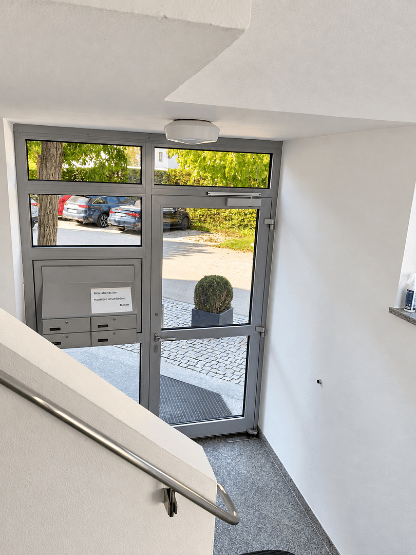 Prenájom kancelárie 100 m², Mehringer Str. 12, Burghausen, Bavorsko Prenájom kancelárie 100 m², Mehringer Str. 12, Burghausen, Bavorsko