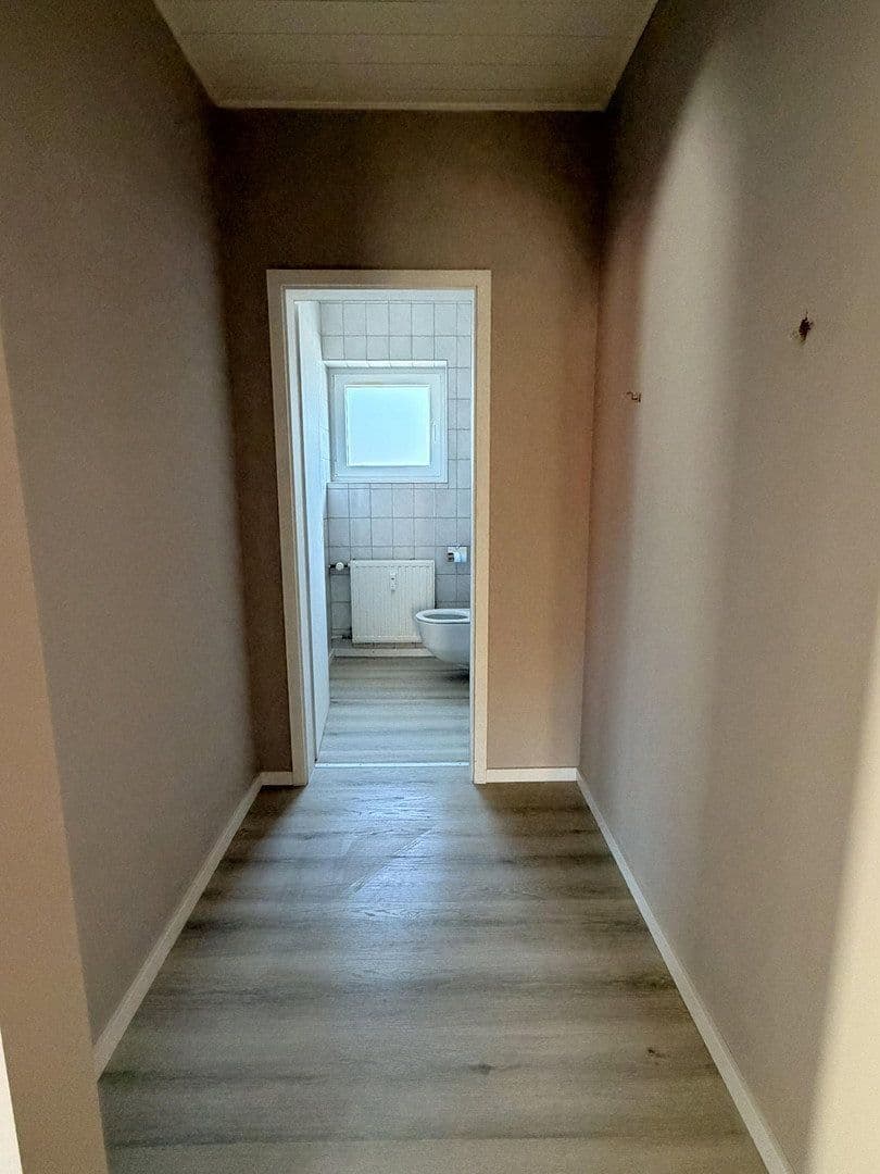 Prenájom bytu 4-izbový 127 m², Römerberg, Porýnie-Falcko Prenájom bytu 4-izbový 127 m², Römerberg, Porýnie-Falcko