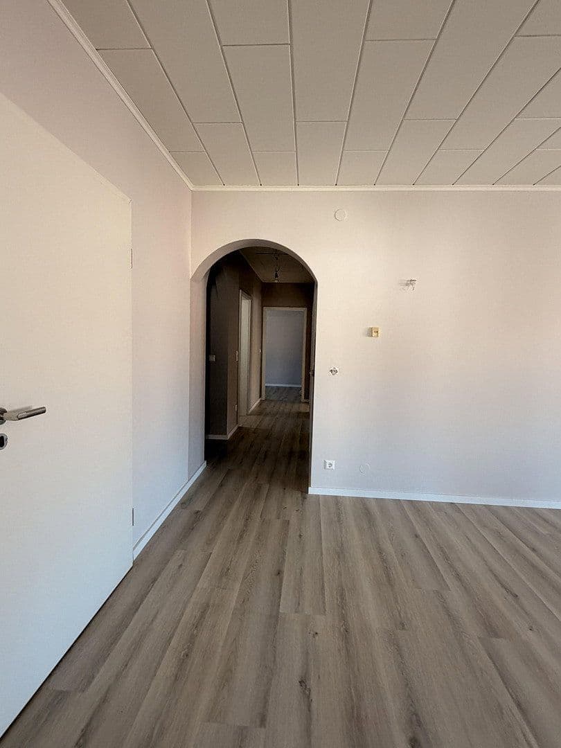 Prenájom bytu 4-izbový 127 m², Römerberg, Porýnie-Falcko Prenájom bytu 4-izbový 127 m², Römerberg, Porýnie-Falcko
