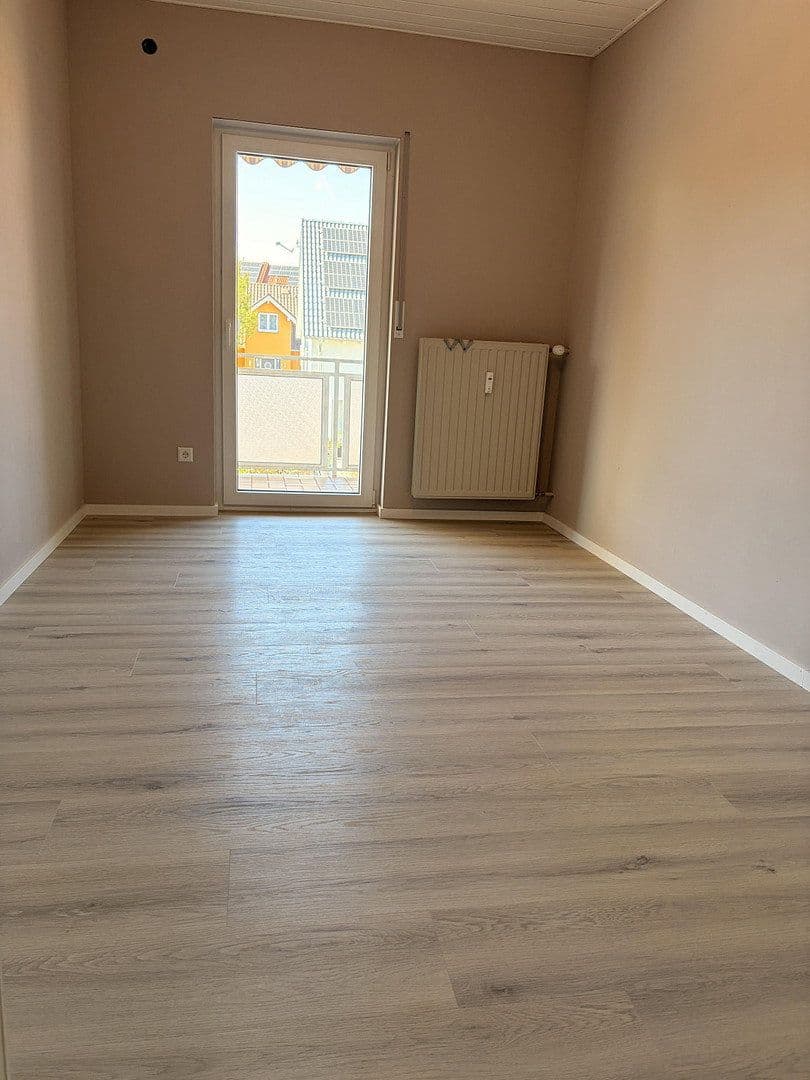 Prenájom bytu 4-izbový 127 m², Römerberg, Porýnie-Falcko Prenájom bytu 4-izbový 127 m², Römerberg, Porýnie-Falcko