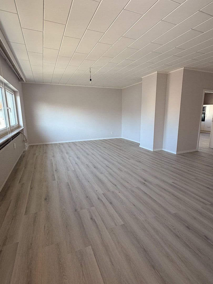 Prenájom bytu 4-izbový 127 m², Römerberg, Porýnie-Falcko Prenájom bytu 4-izbový 127 m², Römerberg, Porýnie-Falcko