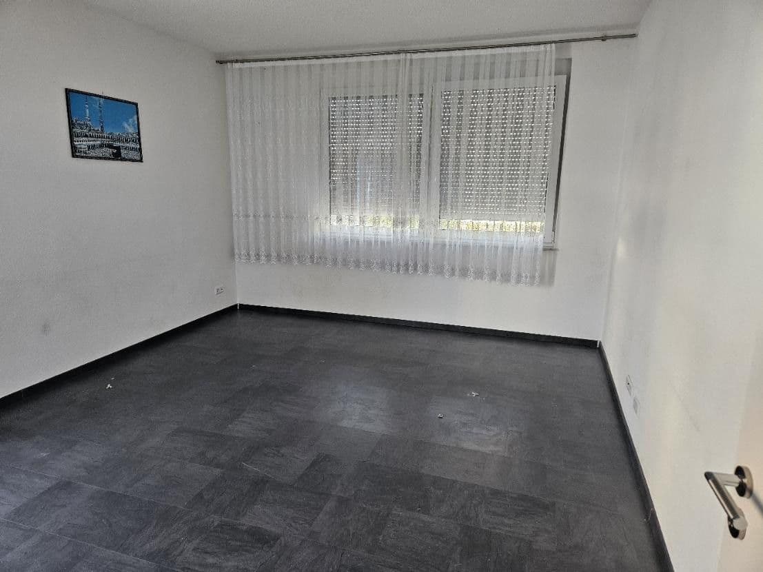 Prenájom bytu 3-izbový 70 m², Nürtingen, Bádensko-Wurttembersko Prenájom bytu 3-izbový 70 m², Nürtingen, Bádensko-Wurttembersko