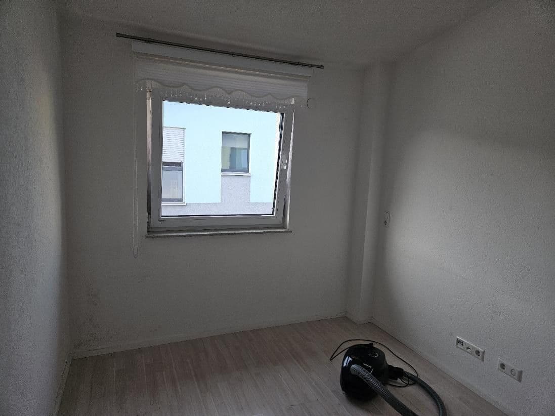 Prenájom bytu 3-izbový 70 m², Nürtingen, Bádensko-Wurttembersko Prenájom bytu 3-izbový 70 m², Nürtingen, Bádensko-Wurttembersko