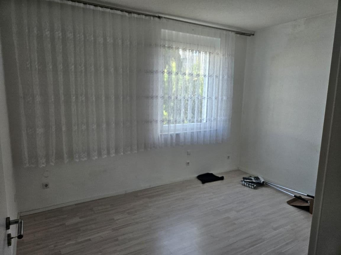 Prenájom bytu 3-izbový 70 m², Nürtingen, Bádensko-Wurttembersko Prenájom bytu 3-izbový 70 m², Nürtingen, Bádensko-Wurttembersko