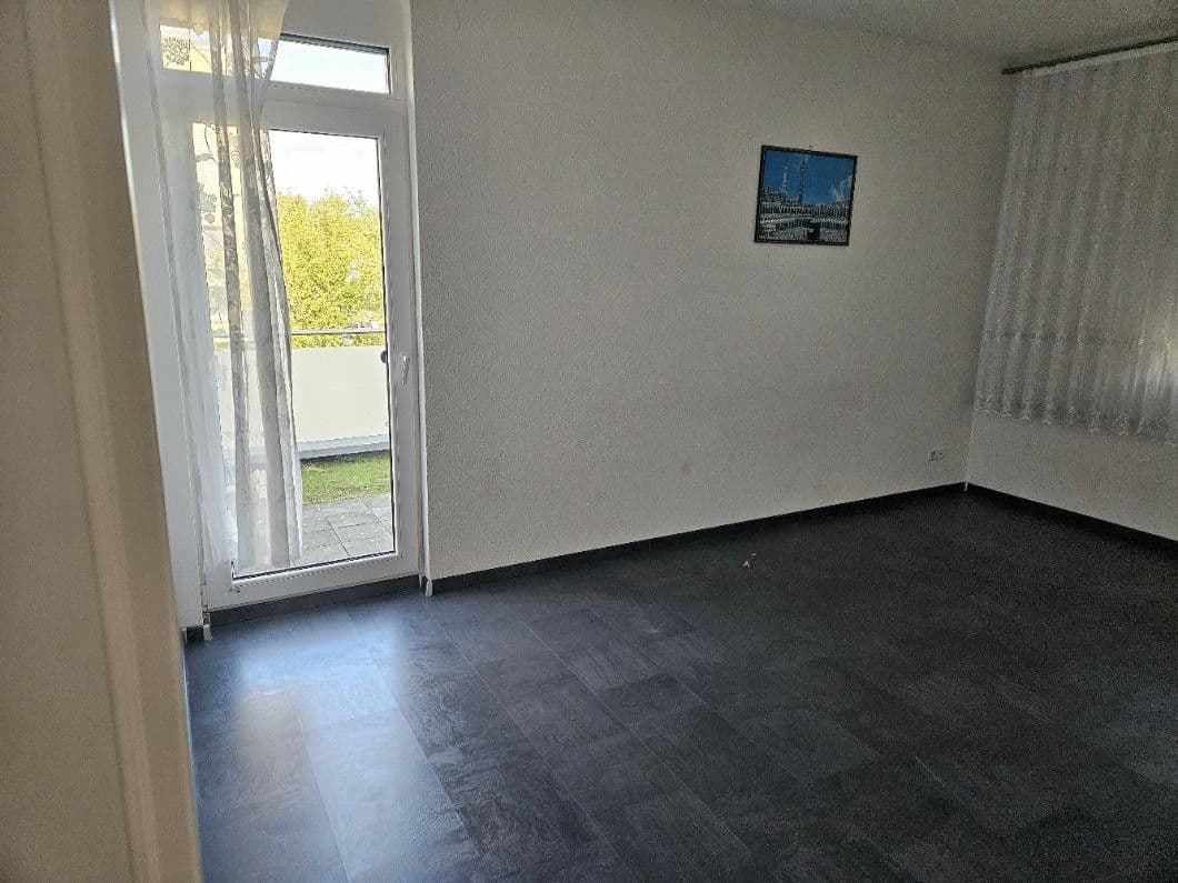 Prenájom bytu 3-izbový 70 m², Nürtingen, Bádensko-Wurttembersko Prenájom bytu 3-izbový 70 m², Nürtingen, Bádensko-Wurttembersko