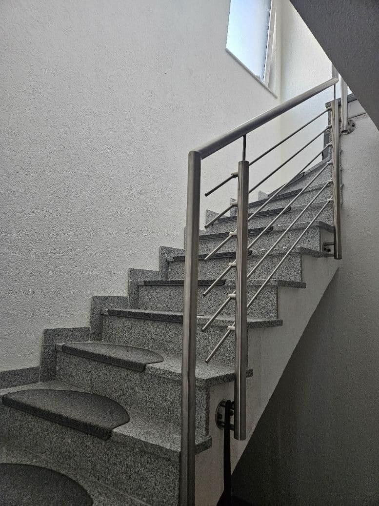 Prenájom bytu 3-izbový 70 m², Nürtingen, Bádensko-Wurttembersko Prenájom bytu 3-izbový 70 m², Nürtingen, Bádensko-Wurttembersko