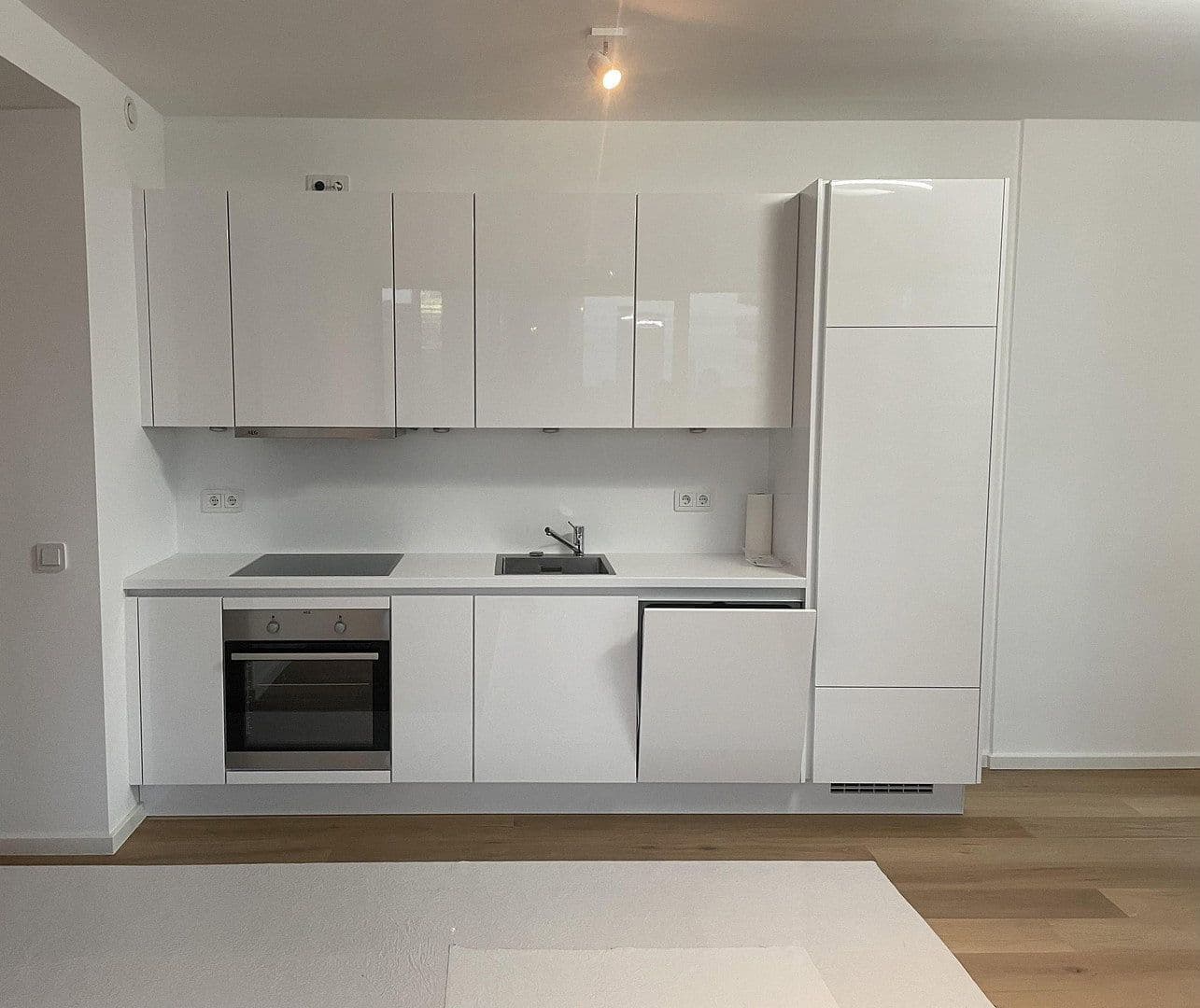 Predaj bytu 3-izbový 94 m², Frankfurt am Main, Hesensko Predaj bytu 3-izbový 94 m², Frankfurt am Main, Hesensko
