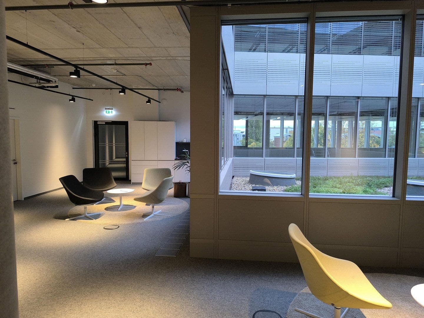 Prenájom kancelárie 1.400 m², Rudower Chaussee 28, Berlin, Berlín Prenájom kancelárie 1.400 m², Rudower Chaussee 28, Berlin, Berlín