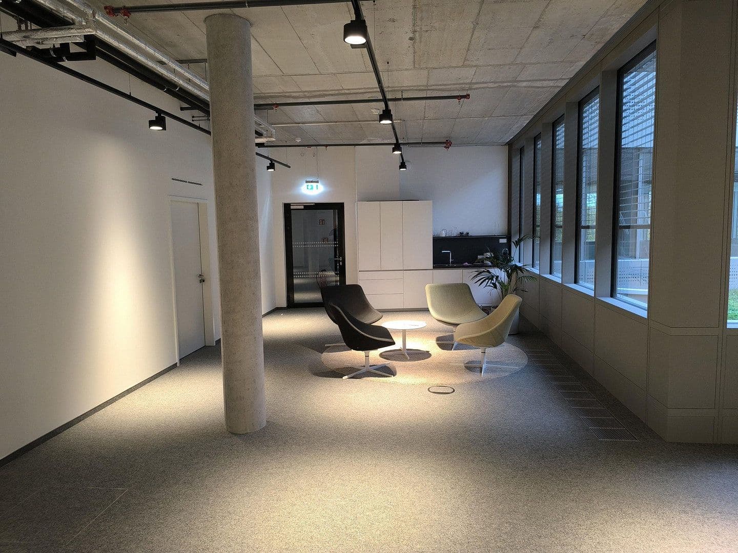Prenájom kancelárie 1.400 m², Rudower Chaussee 28, Berlin, Berlín Prenájom kancelárie 1.400 m², Rudower Chaussee 28, Berlin, Berlín