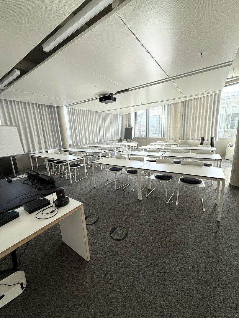 Prenájom kancelárie 1.400 m², Rudower Chaussee 28, Berlin, Berlín Prenájom kancelárie 1.400 m², Rudower Chaussee 28, Berlin, Berlín