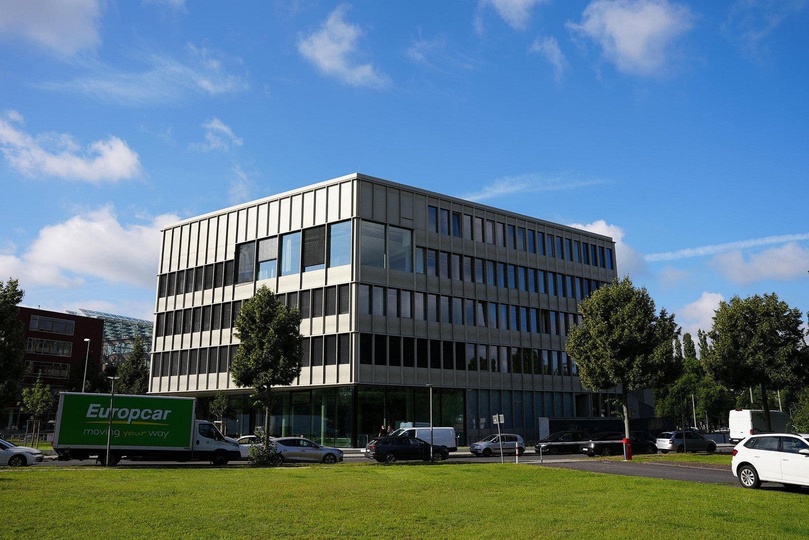 Prenájom kancelárie 1.400 m², Rudower Chaussee 28, Berlin, Berlín Prenájom kancelárie 1.400 m², Rudower Chaussee 28, Berlin, Berlín