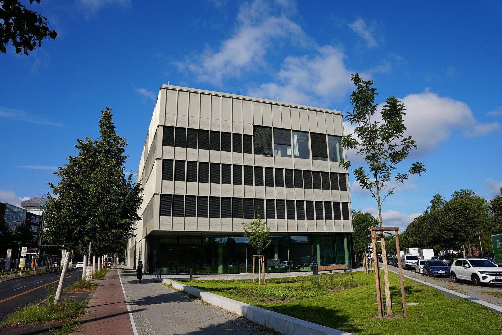 Prenájom kancelárie 1.400 m², Rudower Chaussee 28, Berlin, Berlín Prenájom kancelárie 1.400 m², Rudower Chaussee 28, Berlin, Berlín