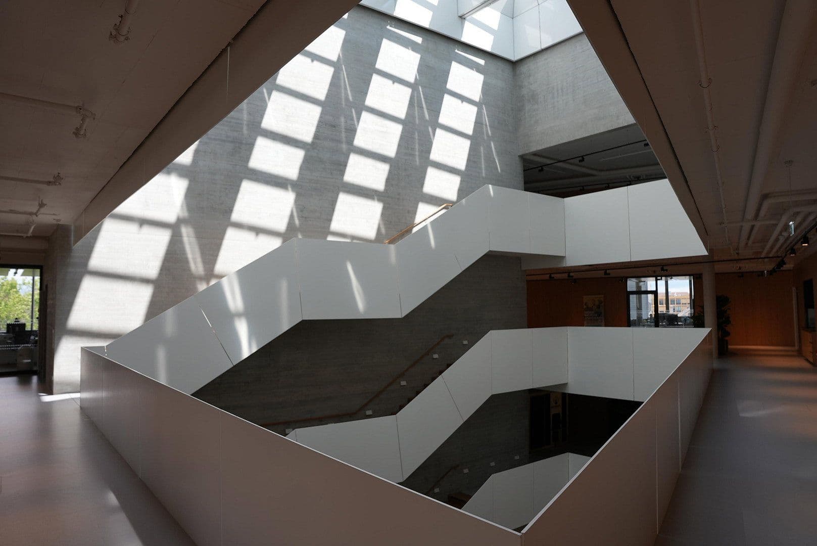 Prenájom kancelárie 1.400 m², Rudower Chaussee 28, Berlin, Berlín Prenájom kancelárie 1.400 m², Rudower Chaussee 28, Berlin, Berlín