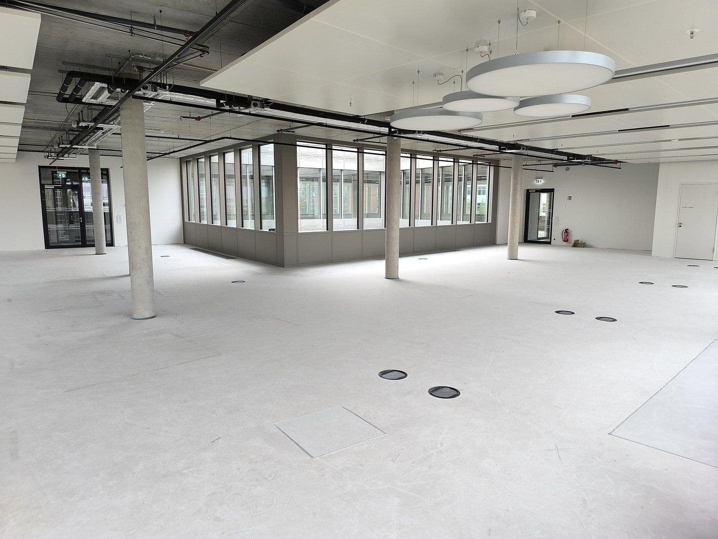 Prenájom kancelárie 1.400 m², Rudower Chaussee 28, Berlin, Berlín Prenájom kancelárie 1.400 m², Rudower Chaussee 28, Berlin, Berlín