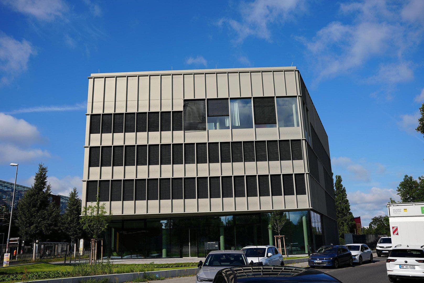 Prenájom kancelárie 1.400 m², Rudower Chaussee 28, Berlin, Berlín Prenájom kancelárie 1.400 m², Rudower Chaussee 28, Berlin, Berlín