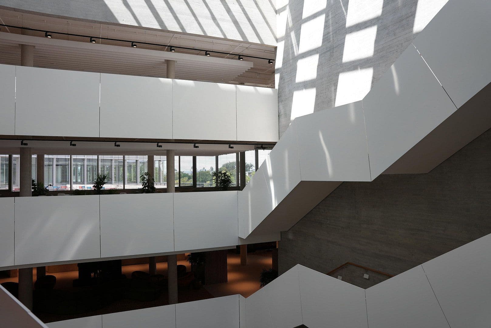 Prenájom kancelárie 1.400 m², Rudower Chaussee 28, Berlin, Berlín Prenájom kancelárie 1.400 m², Rudower Chaussee 28, Berlin, Berlín