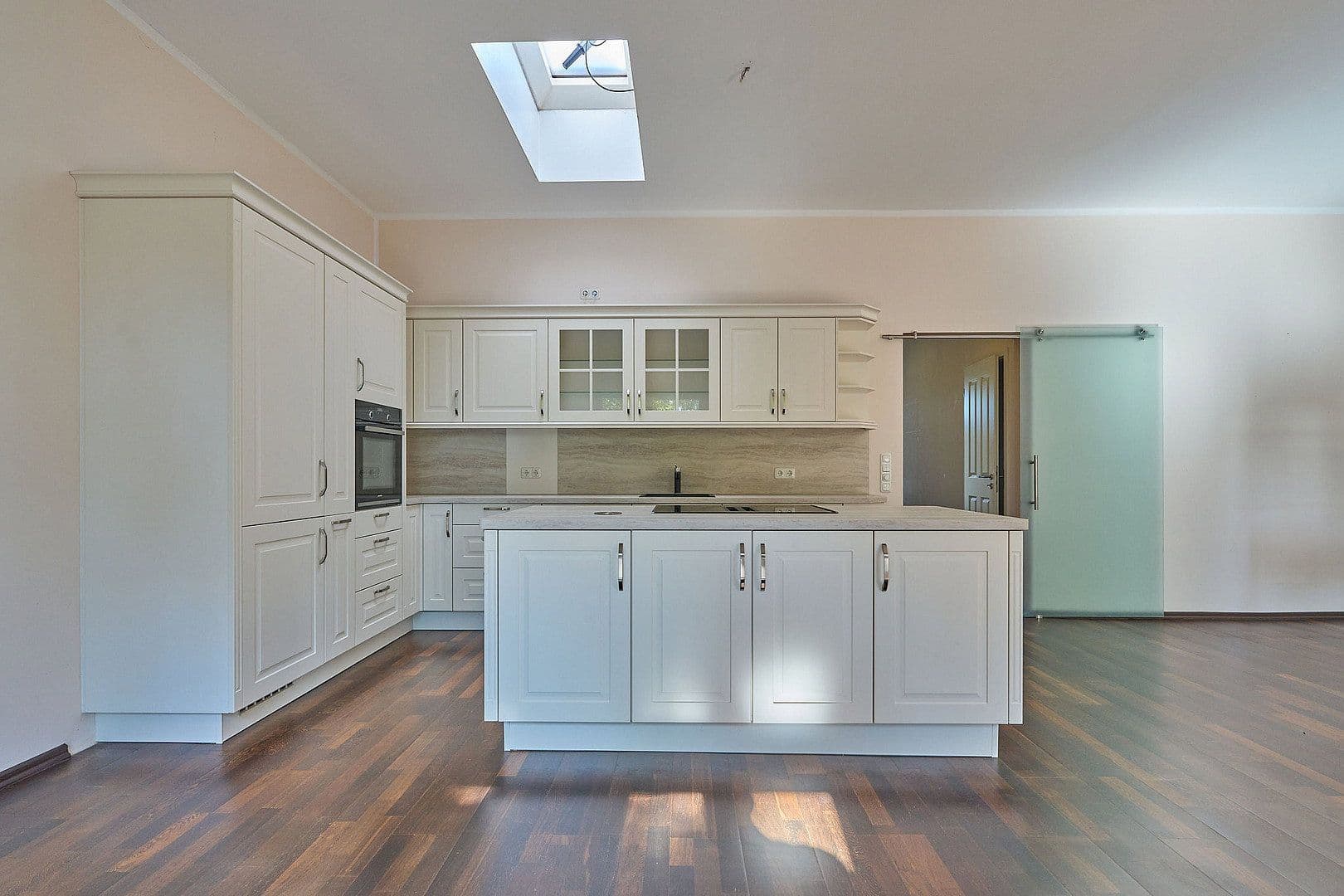 Predaj bytu 3-izbový 99 m², Berlin, Berlín Predaj bytu 3-izbový 99 m², Berlin, Berlín
