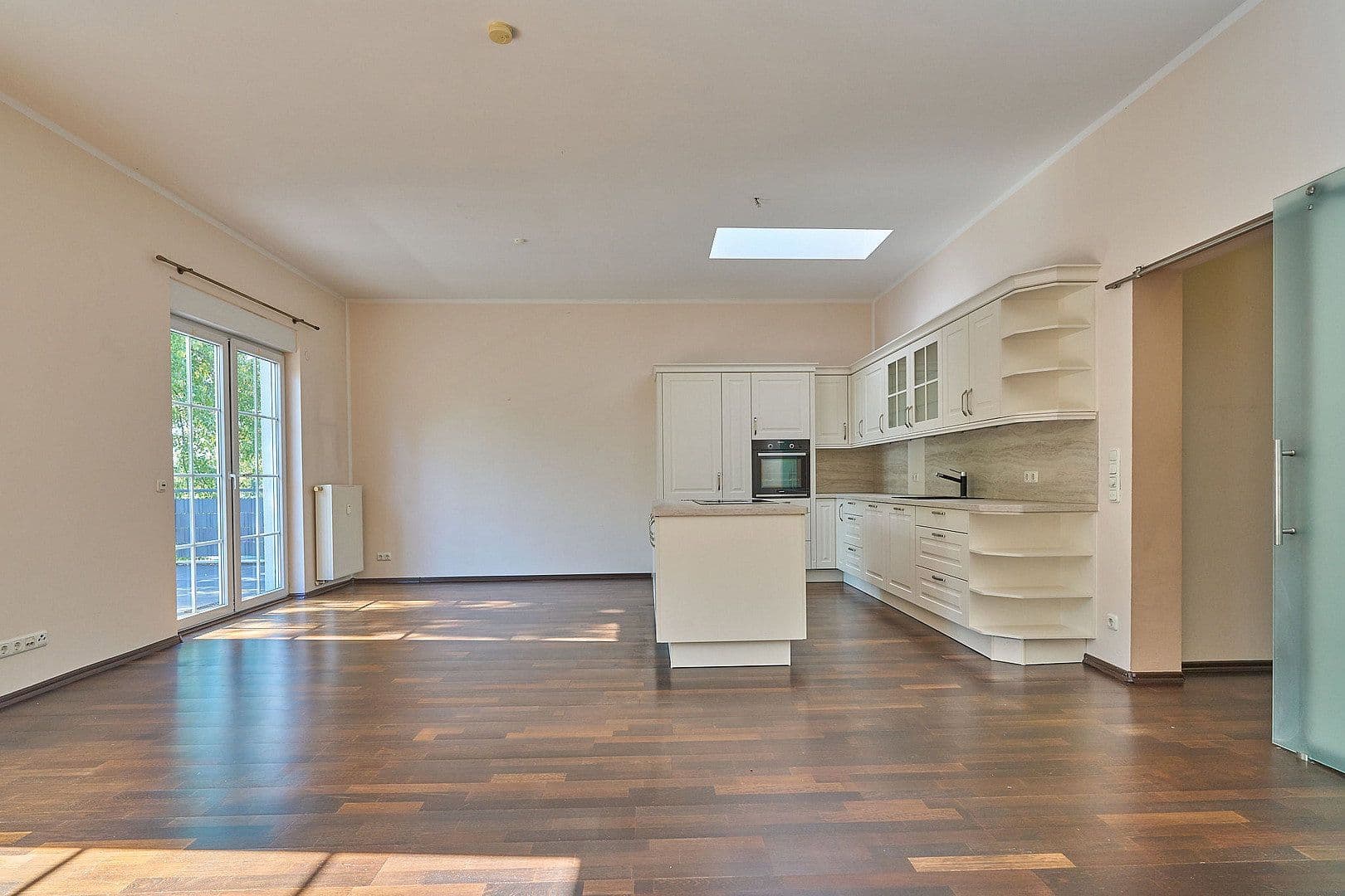 Predaj bytu 3-izbový 99 m², Berlin, Berlín Predaj bytu 3-izbový 99 m², Berlin, Berlín