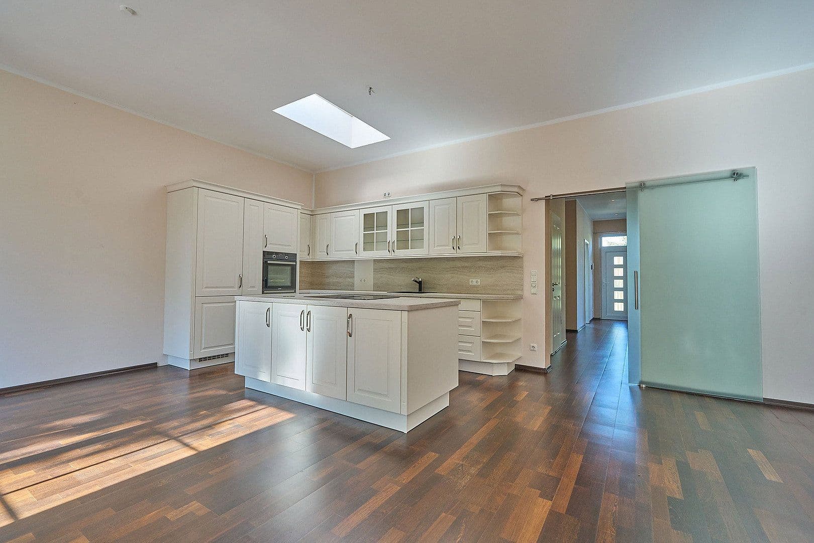 Predaj bytu 3-izbový 99 m², Berlin, Berlín Predaj bytu 3-izbový 99 m², Berlin, Berlín