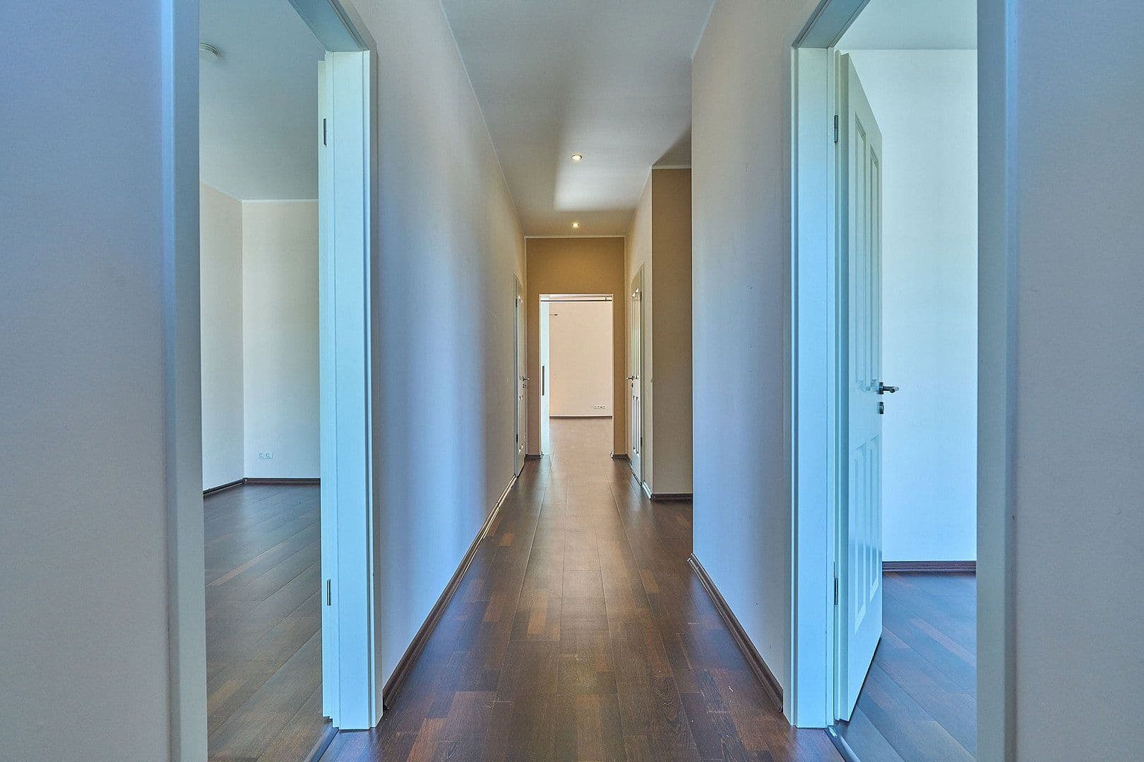 Predaj bytu 3-izbový 99 m², Berlin, Berlín Predaj bytu 3-izbový 99 m², Berlin, Berlín