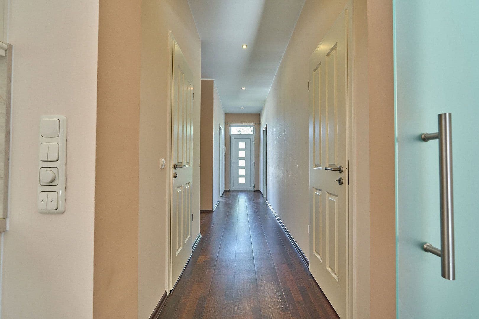 Predaj bytu 3-izbový 99 m², Berlin, Berlín Predaj bytu 3-izbový 99 m², Berlin, Berlín