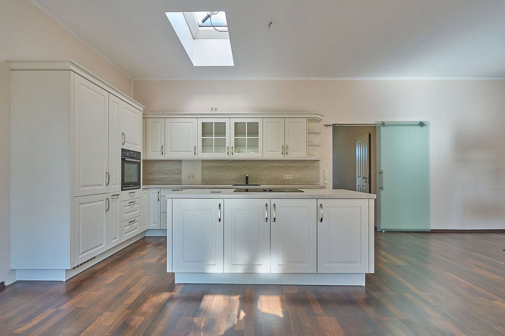 Predaj bytu 3-izbový 99 m², Berlin, Berlín Predaj bytu 3-izbový 99 m², Berlin, Berlín