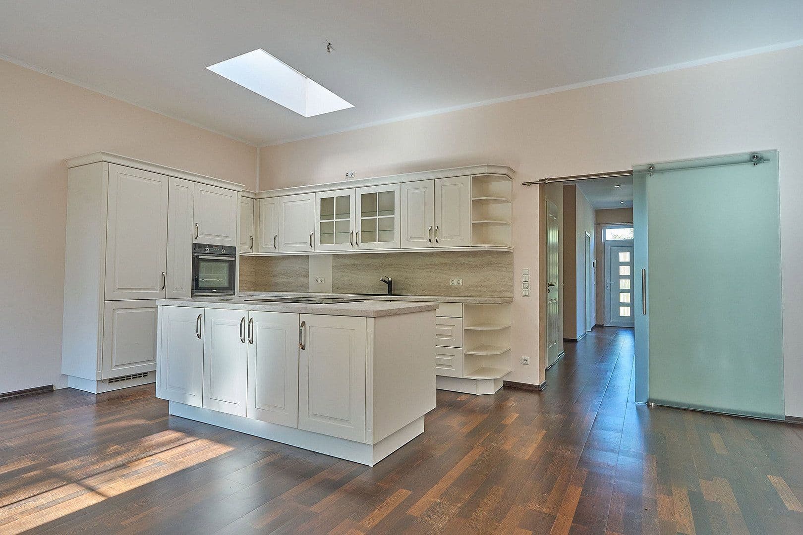 Predaj bytu 3-izbový 99 m², Berlin, Berlín Predaj bytu 3-izbový 99 m², Berlin, Berlín