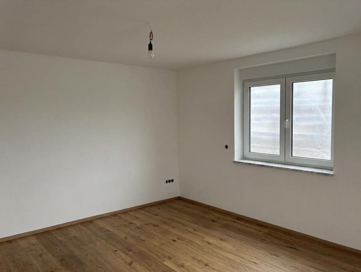 Prenájom bytu 3-izbový 108 m², Oberschwarzach, Bavorsko Prenájom bytu 3-izbový 108 m², Oberschwarzach, Bavorsko