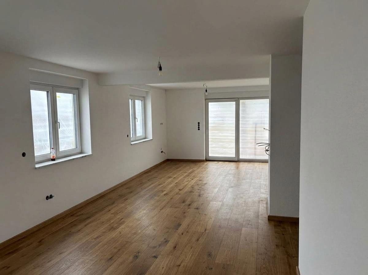 Prenájom bytu 3-izbový 108 m², Oberschwarzach, Bavorsko Prenájom bytu 3-izbový 108 m², Oberschwarzach, Bavorsko